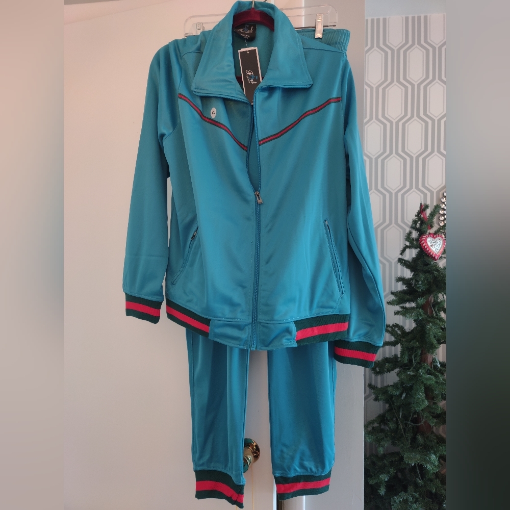 Fort DeFashion teal jogging suit new